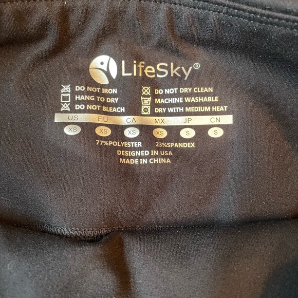 NWT LIFE SKY High-Waist Workout Capris with Two Side Pockets Size XS - Picture 8 of 11